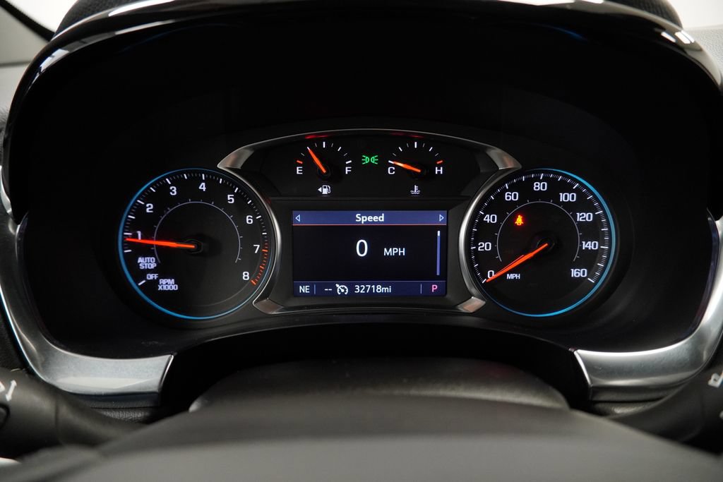 Used 2023 Chevrolet Traverse LT w/ Rear Camera Mirror Package AWD/4WD image 15