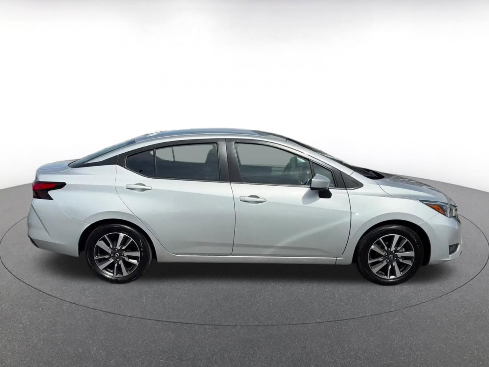 Used 2025 Nissan Versa SV image 16