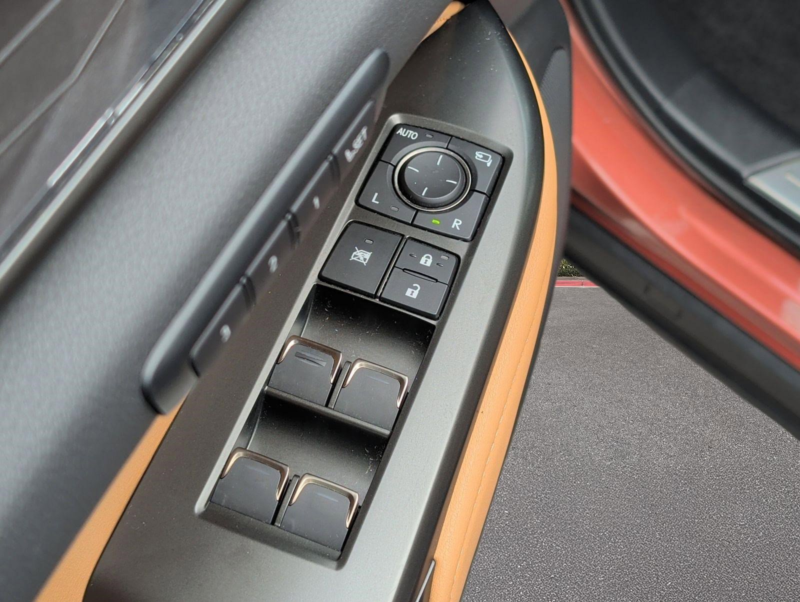 Used 2025 Lexus NX 250 FWD w/ Premium Package image 9