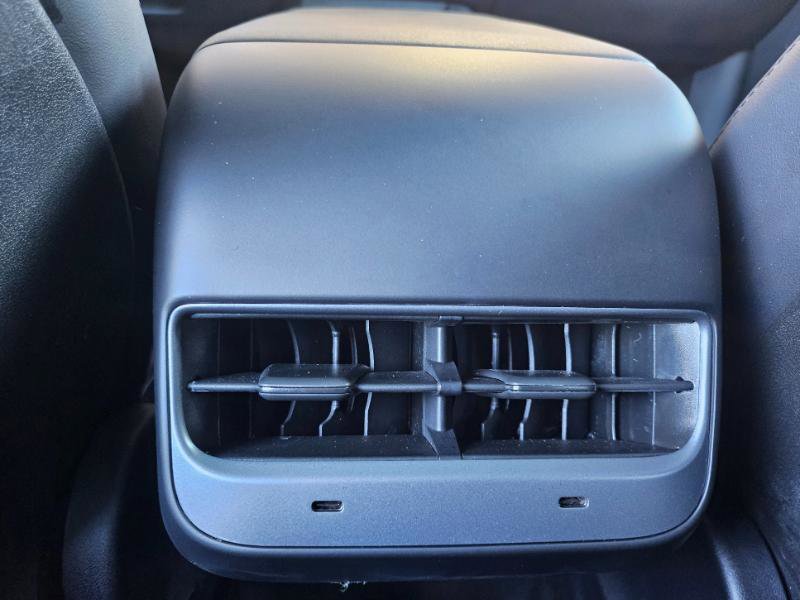 Used 2024 Tesla Model Y Long Range RWD image 61