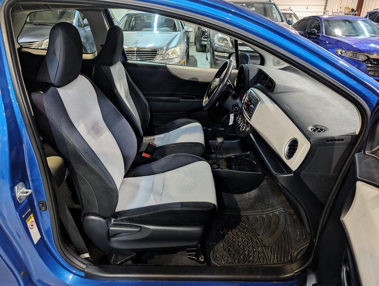 Used 2014 Toyota Yaris LE FWD image 21