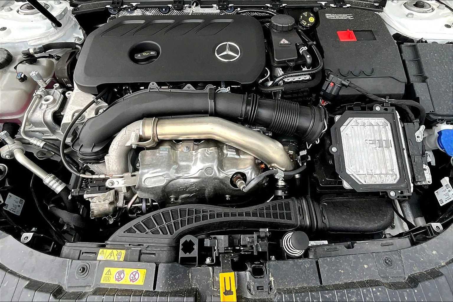 Used 2025 Mercedes-Benz GLB 250 image 16