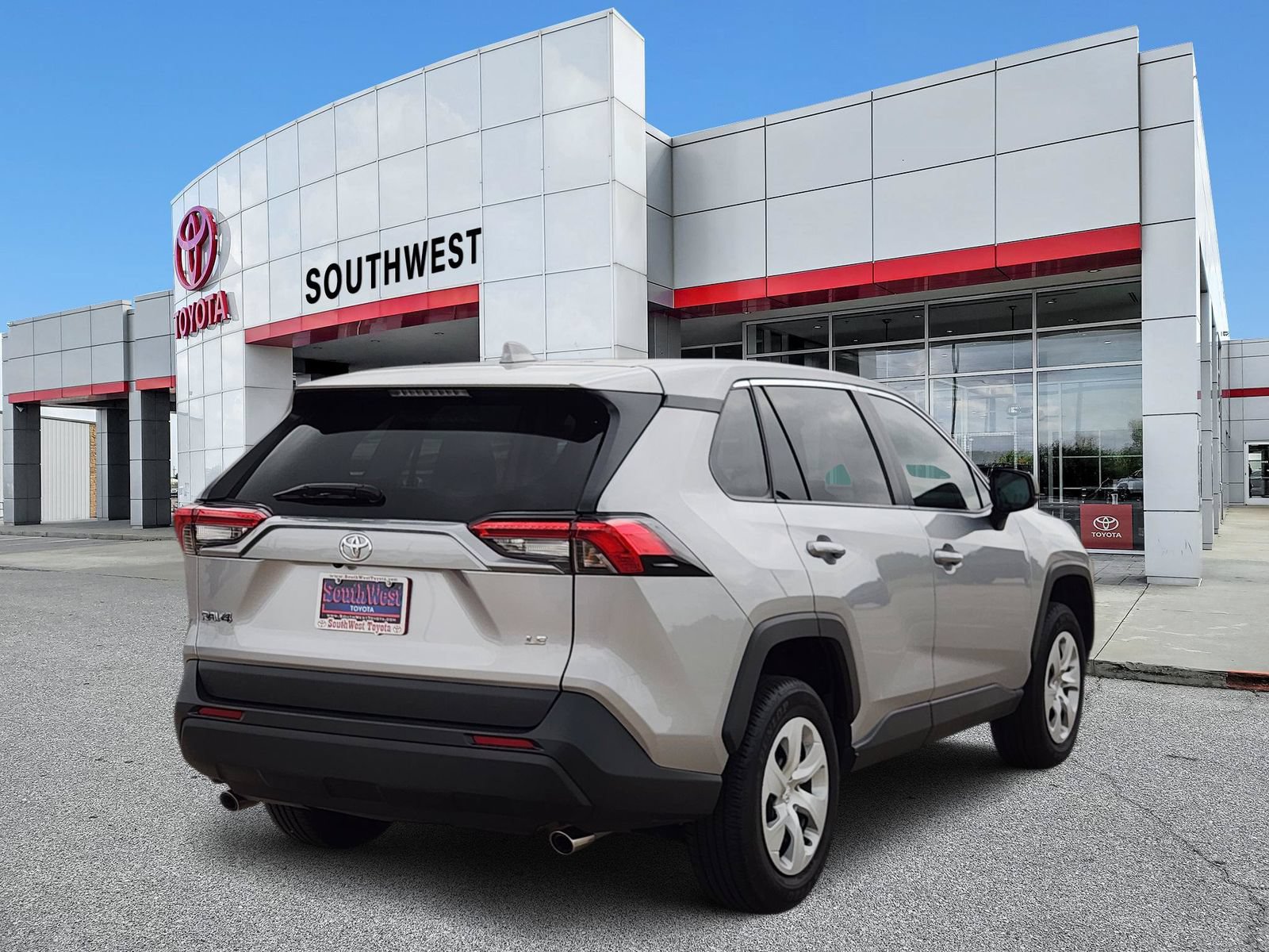 Used 2023 Toyota RAV4 XSE AWD/4WD image 5
