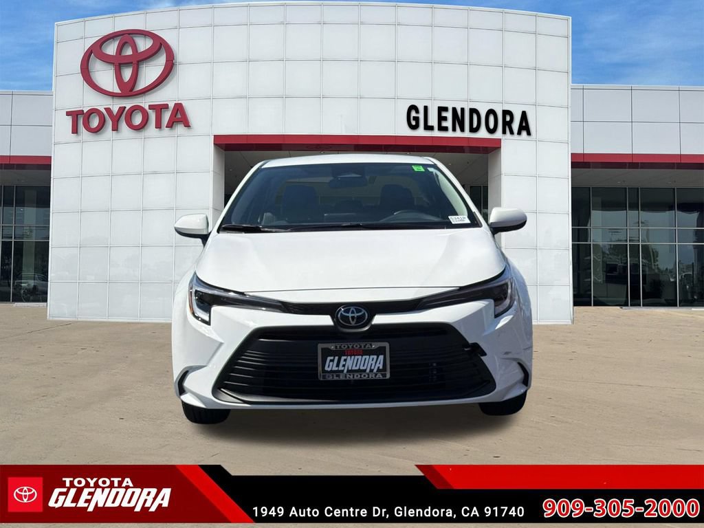 Used 2026 Toyota Corolla LE w/ Carpet Mat Package (TMS) FWD image 3