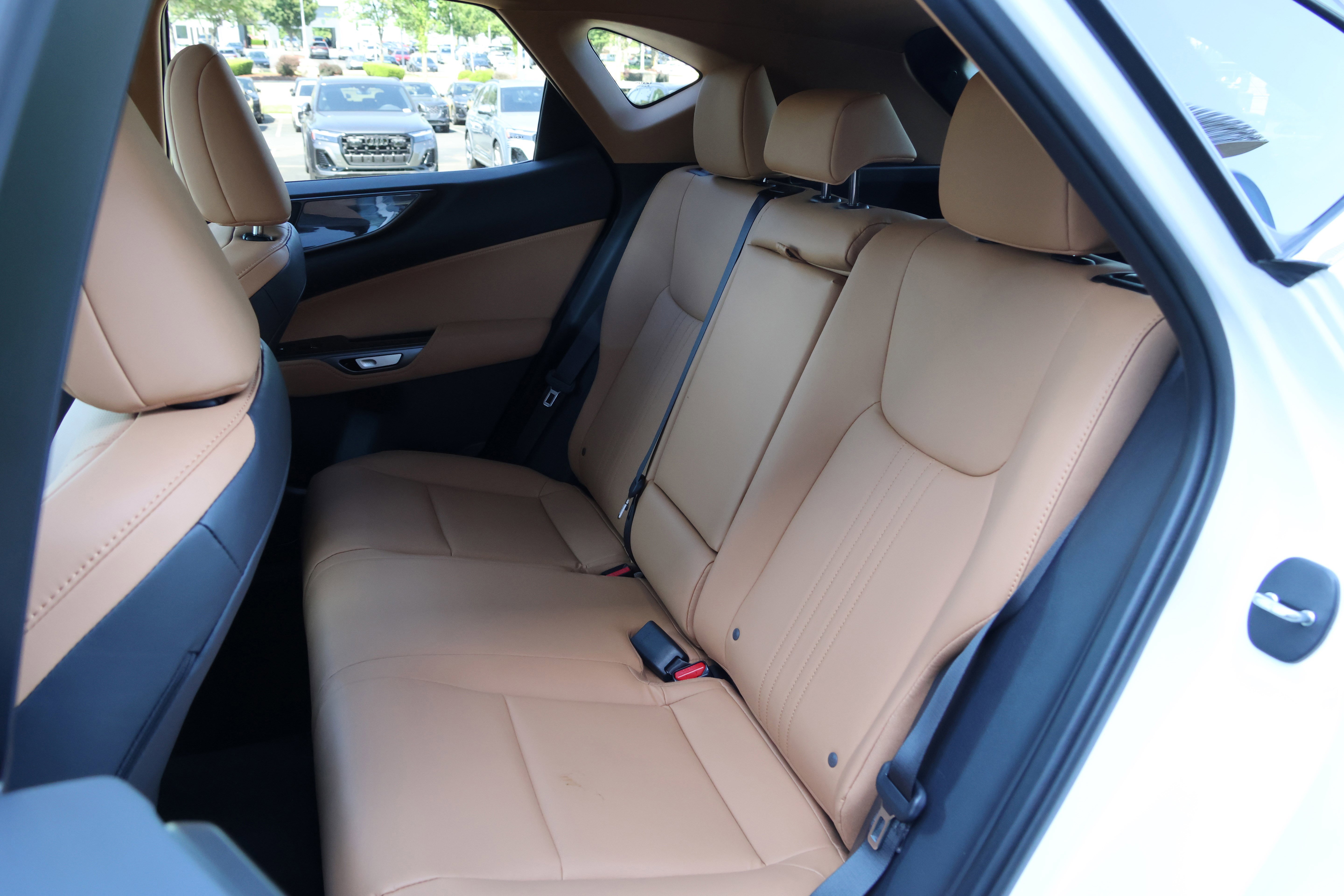 Used 2025 Lexus NX 250 FWD w/ Towing Package (2000 Lbs) image 38