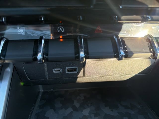 Used 2023 Chevrolet Colorado Z71 w/ Z71 Convenience Package 2 image 27