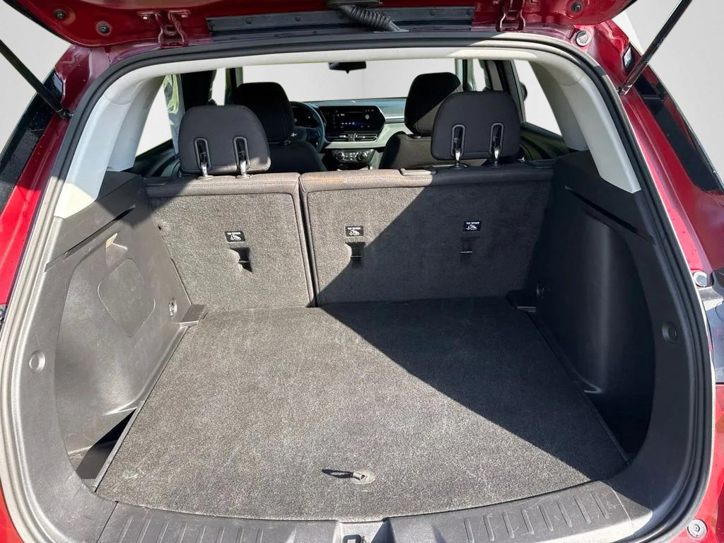 Used 2025 Chevrolet TrailBlazer LT FWD image 9