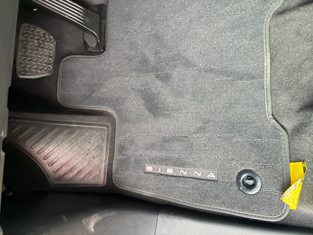 New 2026 Toyota Sienna XLE image 48