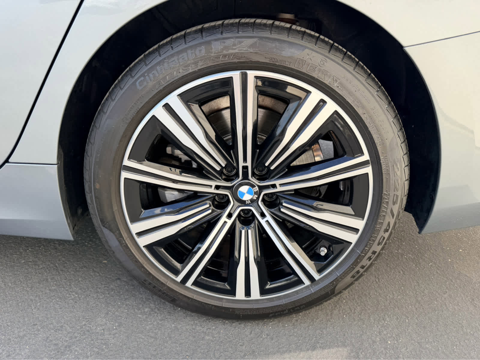 Used 2025 BMW 330i xDrive Sedan AWD/4WD image 11