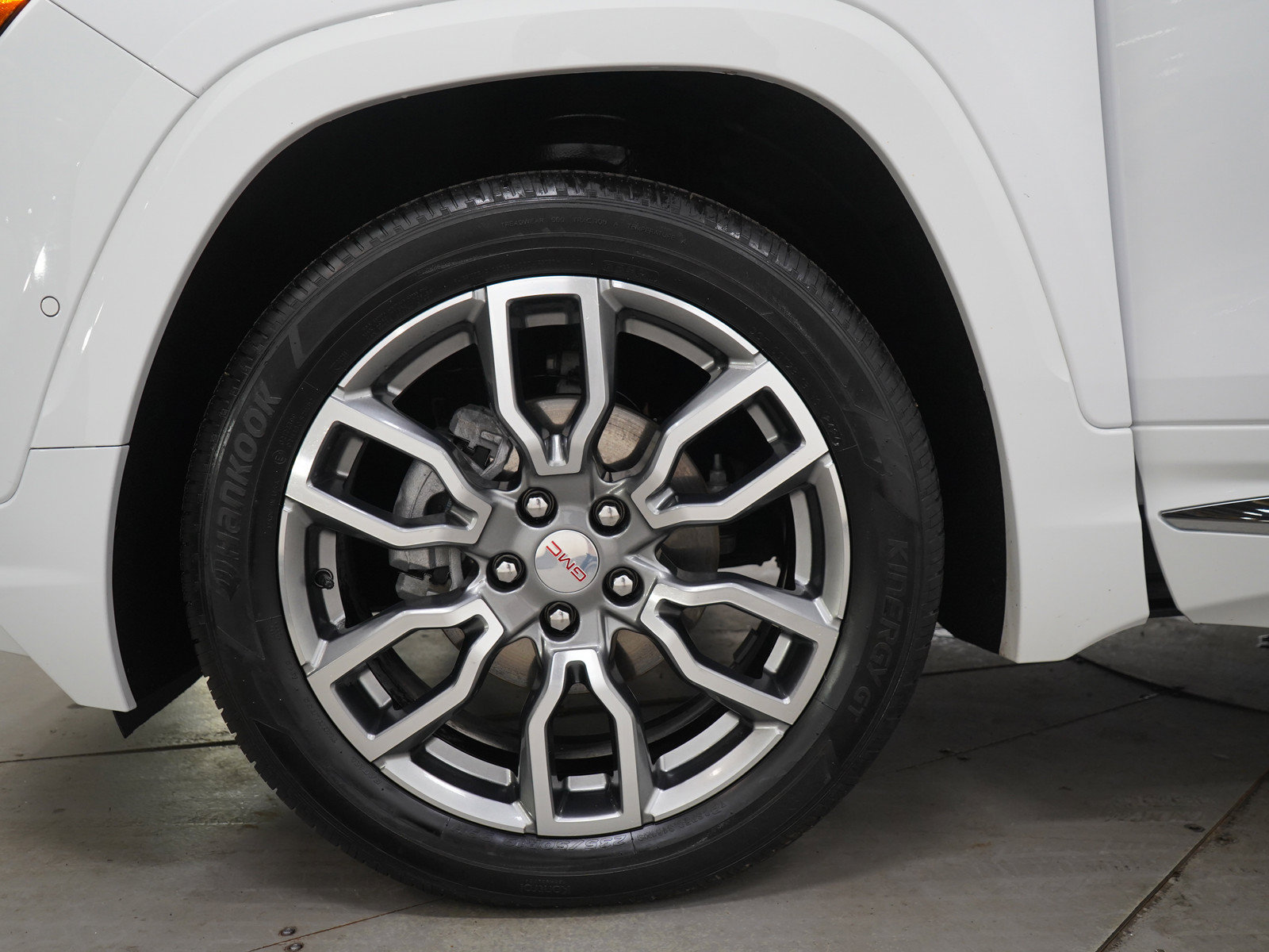 Used 2024 GMC Terrain Denali w/ Denali Premium Package AWD/4WD image 33