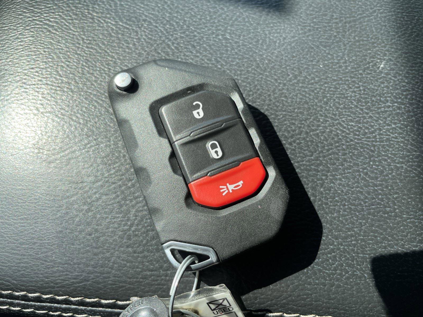 Used 2020 Jeep Wrangler Unlimited Sahara image 23