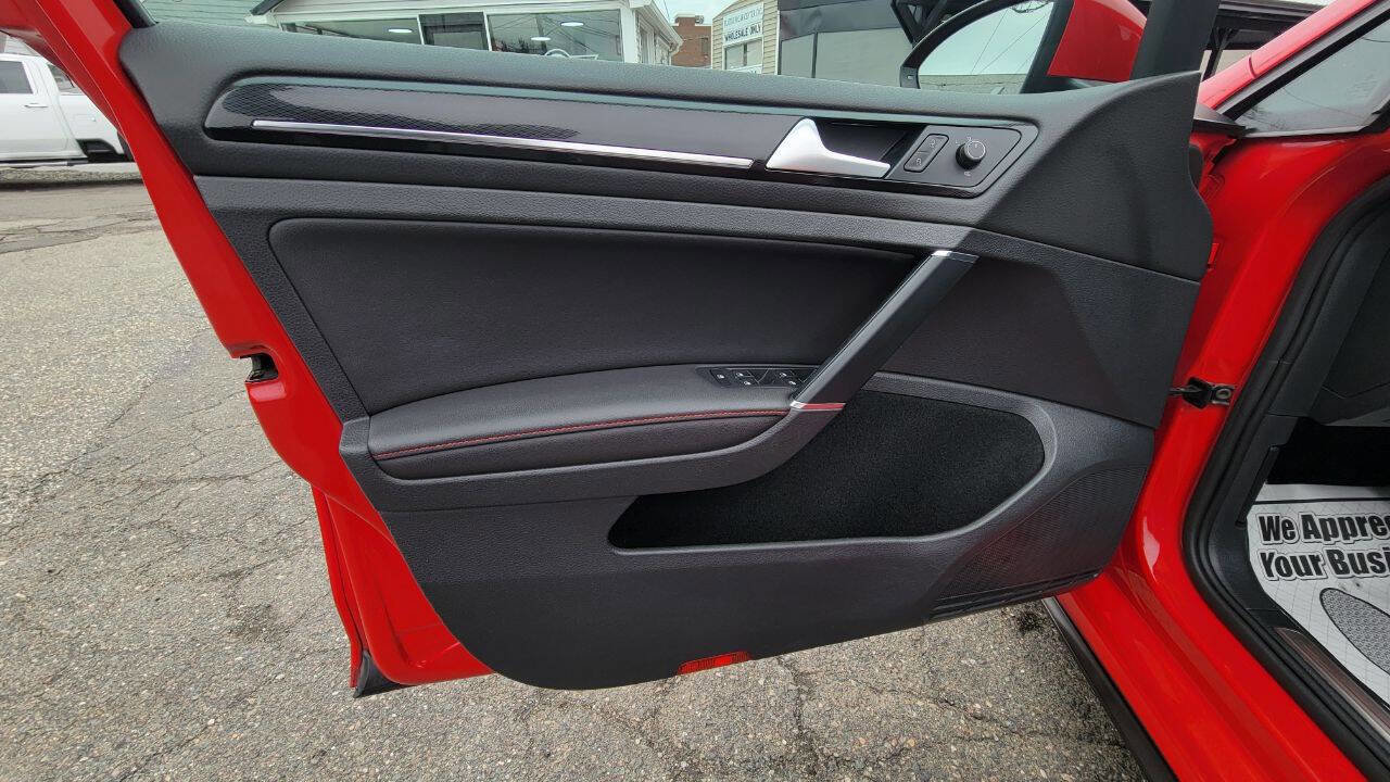 Used 2017 Volkswagen GTI Sport image 12