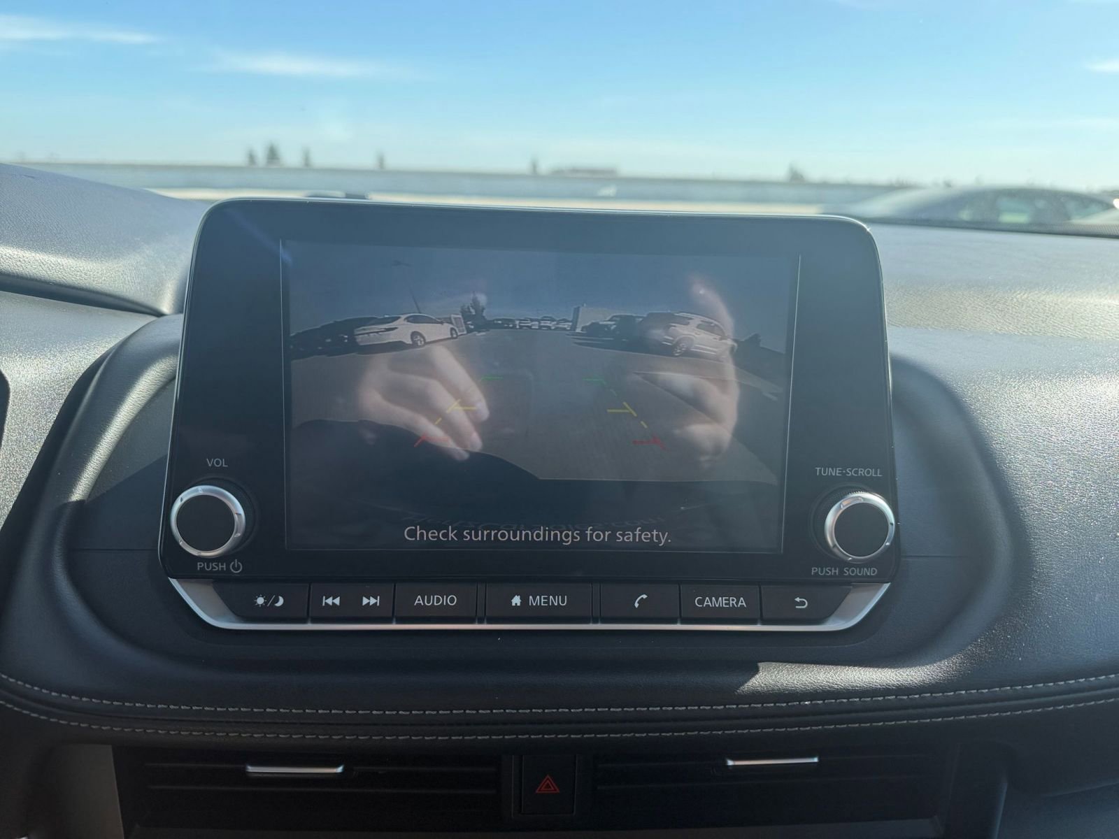 Used 2025 Nissan Rogue SV image 25