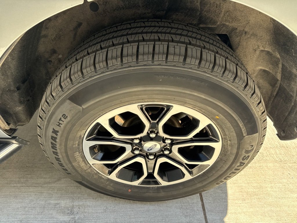 Used 2023 Ford Expedition XLT image 22