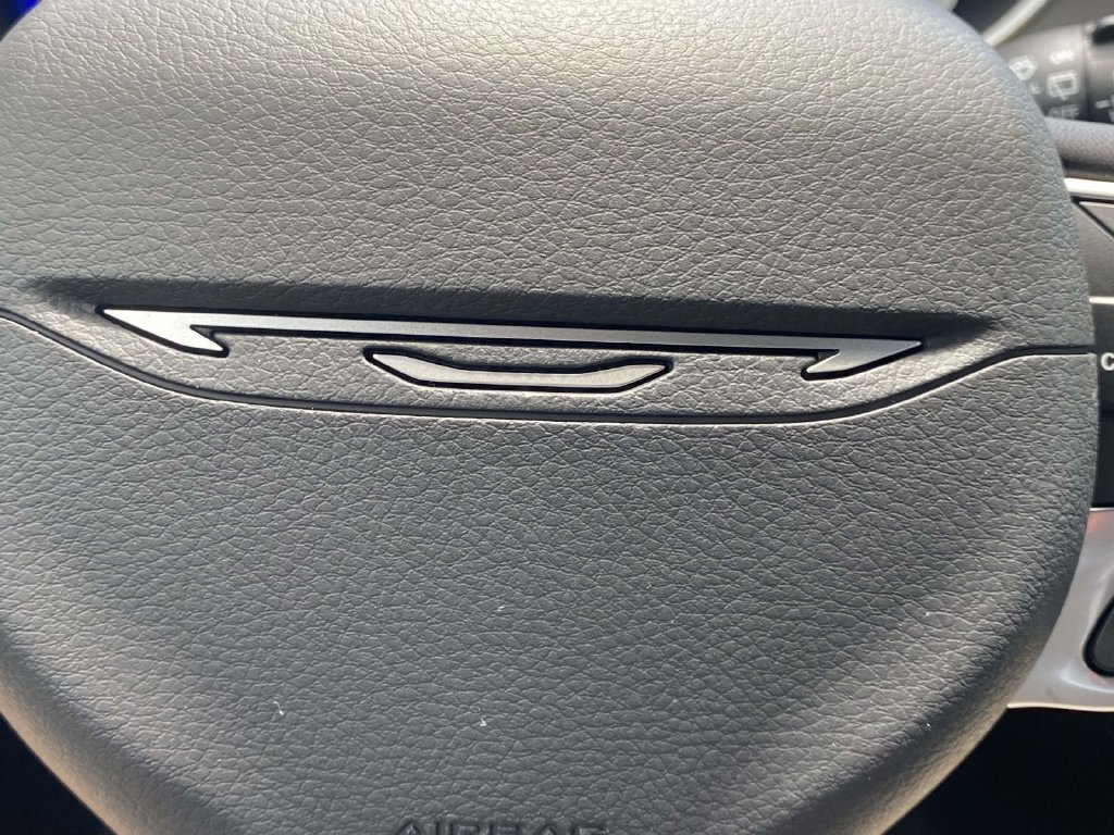 New 2027 Chrysler Pacifica Select w/ Family Tech Group FWD image 28