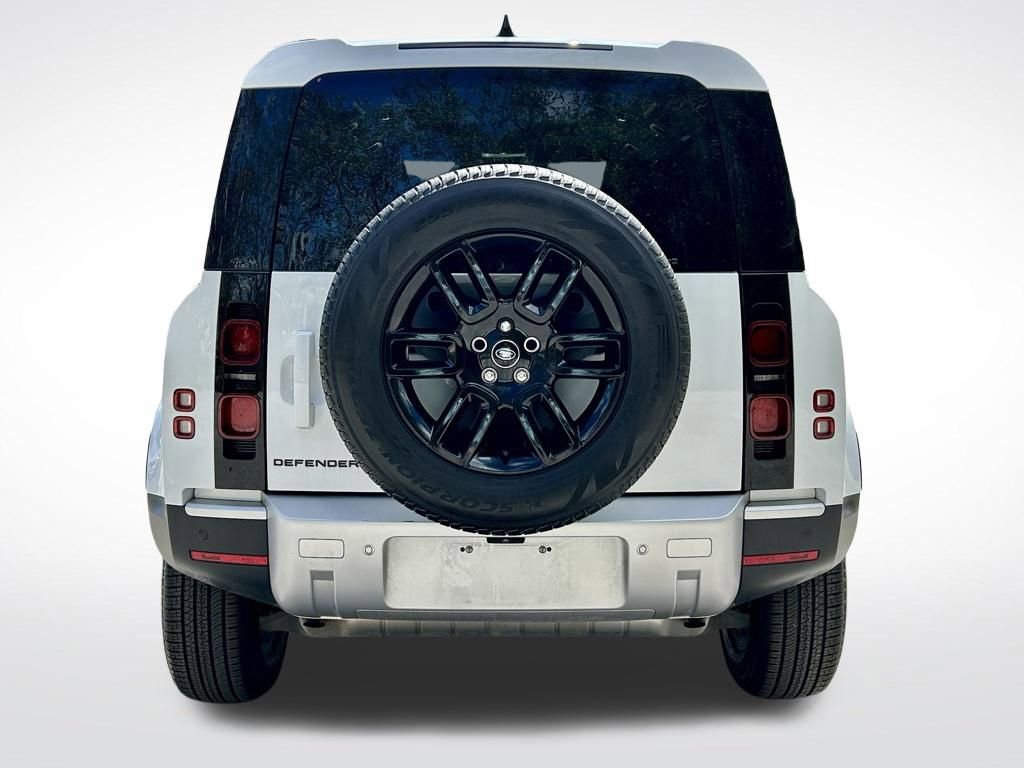 Used 2025 Land Rover Defender 110 S image 6