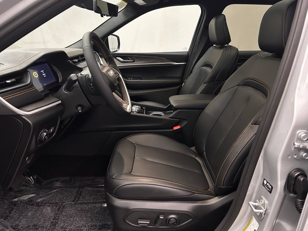 New 2026 Jeep Grand Cherokee Limited AWD/4WD image 12
