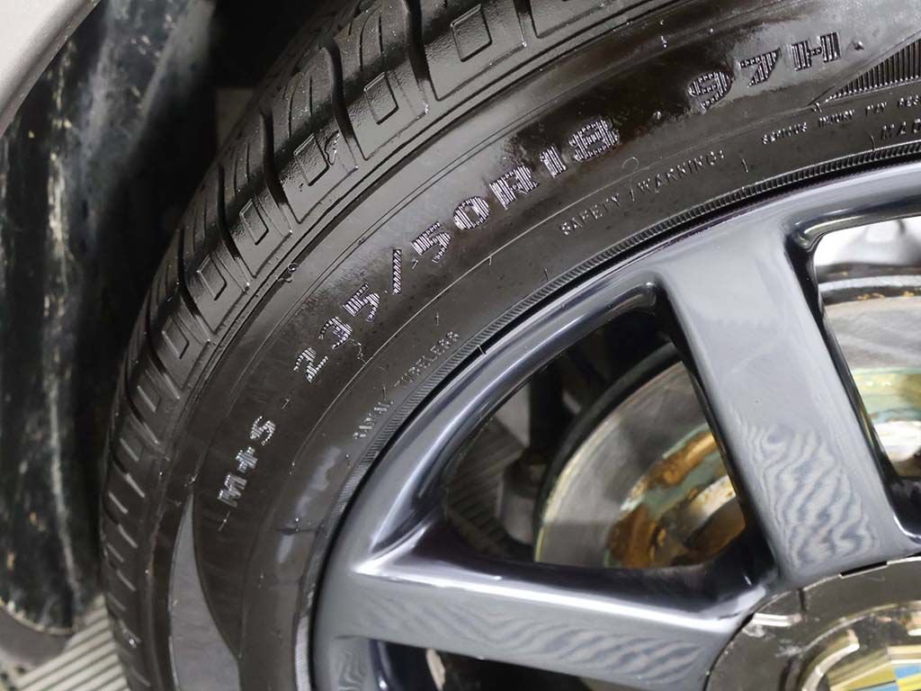 Used 2004 Cadillac XLR RWD image 20