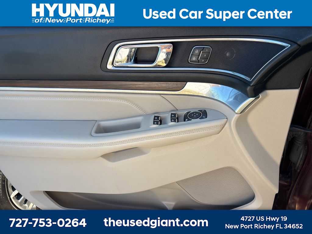 Used 2019 Ford Explorer Limited w/ Class II Trailer Tow Package FWD image 11