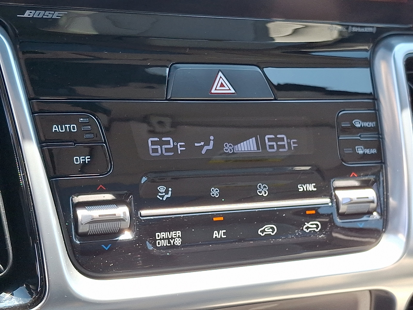 Certified 2023 Kia Sorento SX Prestige w/ Panoramic Sunroof Package AWD/4WD image 17