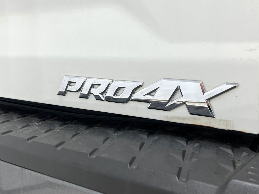 Used 2017 Nissan Titan PRO-4X AWD/4WD image 43