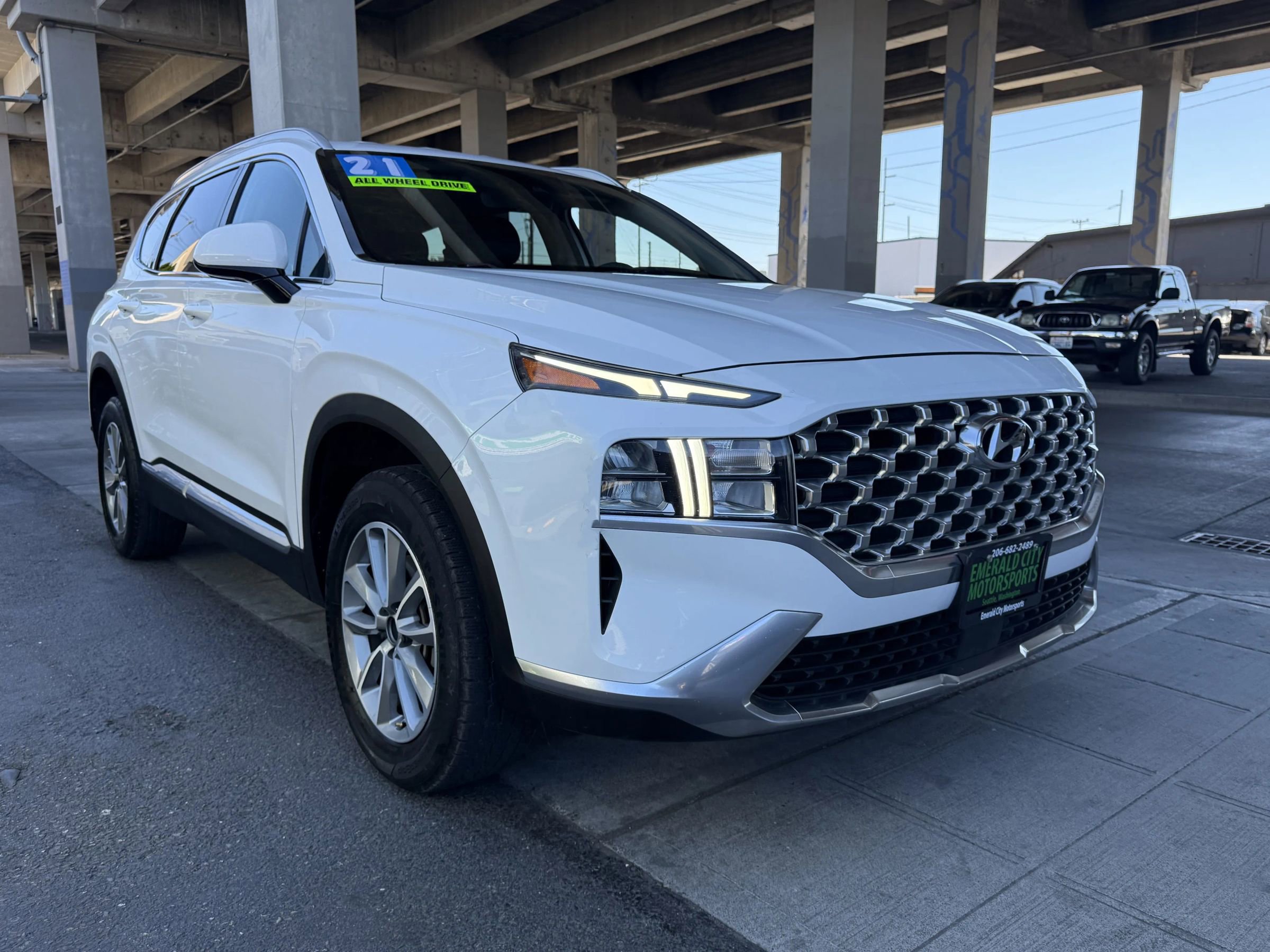 Used 2021 Hyundai Santa Fe SEL image 3
