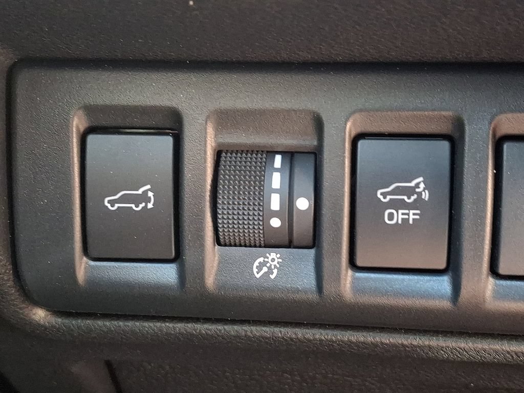 Used 2025 Subaru Outback Limited AWD/4WD image 23