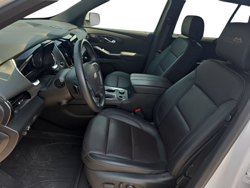 Used 2023 Chevrolet Traverse High Country w/ LPO, Floor Liner Package AWD/4WD image 9