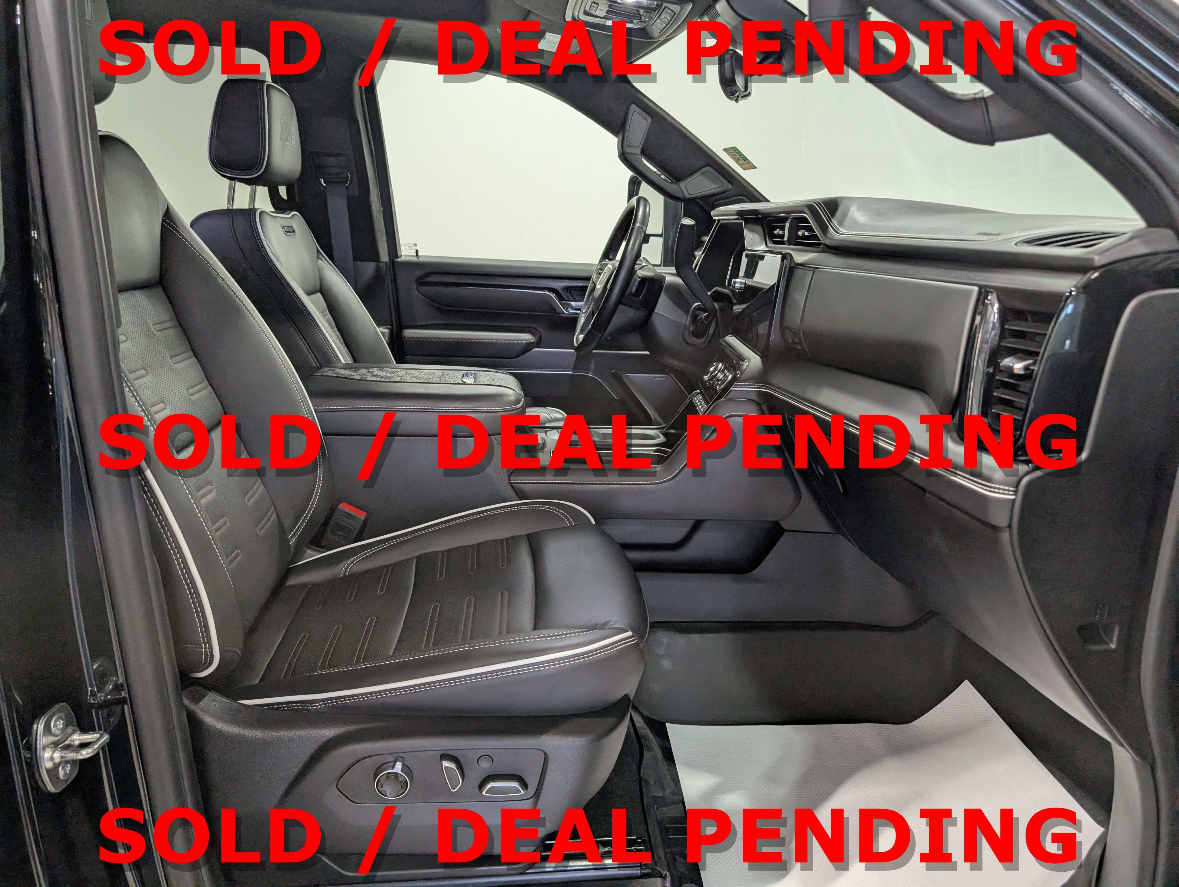 Used 2025 GMC Sierra 2500 AT4X w/ AT4X AEV Edition AWD/4WD image 21