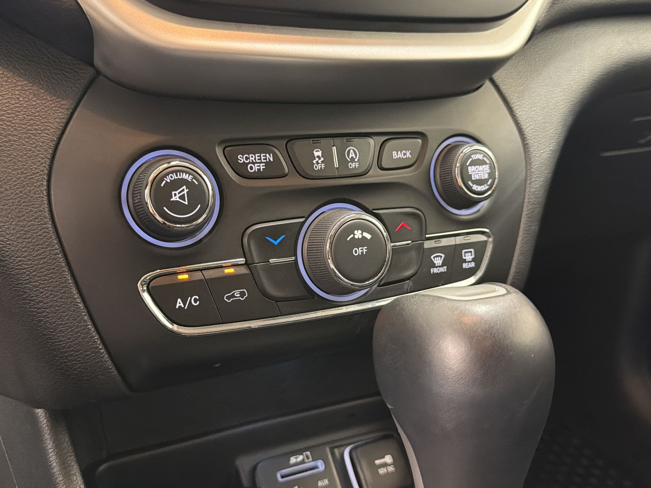 Used 2017 Jeep Cherokee Trailhawk w/ Cold Weather Group AWD/4WD image 20