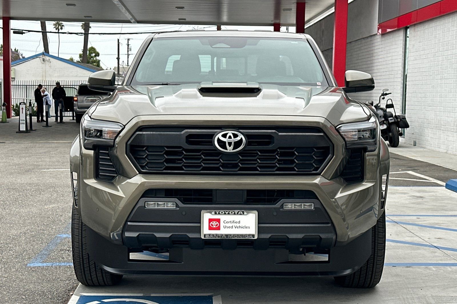Used 2024 Toyota Tacoma TRD Sport w/ TRD Sport Upgrade Package AWD/4WD image 9