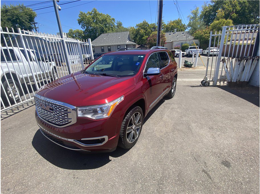 Used 2018 GMC Acadia Denali w/ Technology Package AWD/4WD image 3