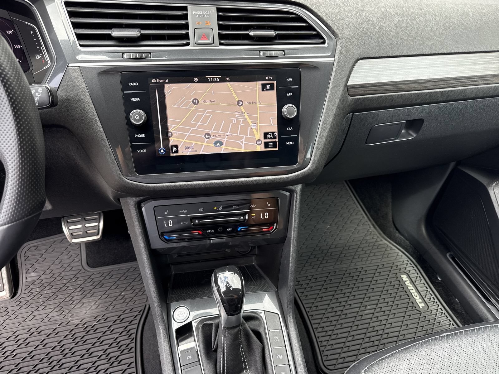 Used 2022 Volkswagen Tiguan SEL R-Line AWD/4WD image 30
