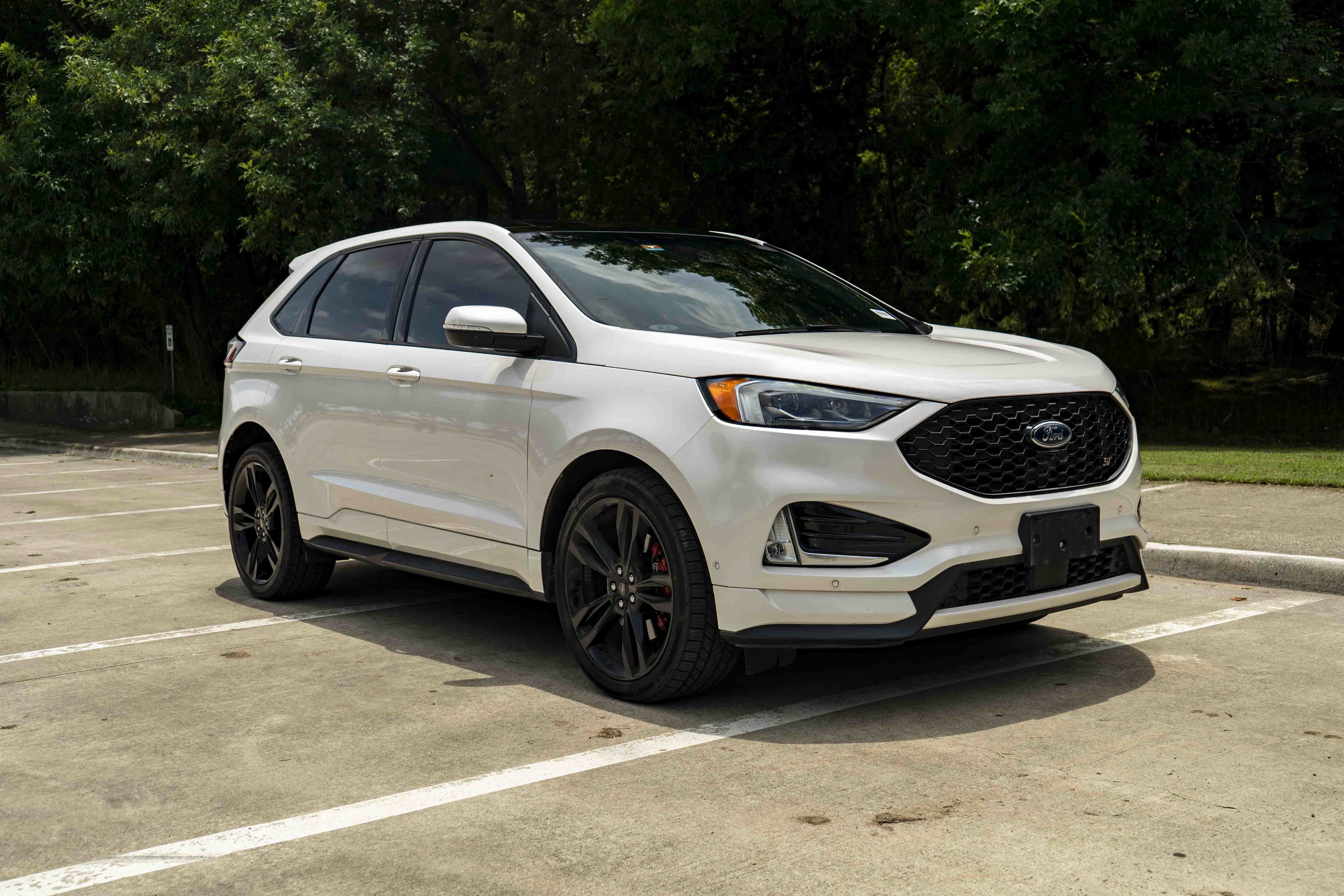 Used 2019 Ford Edge ST w/ Equipment Group 401A AWD/4WD image 2