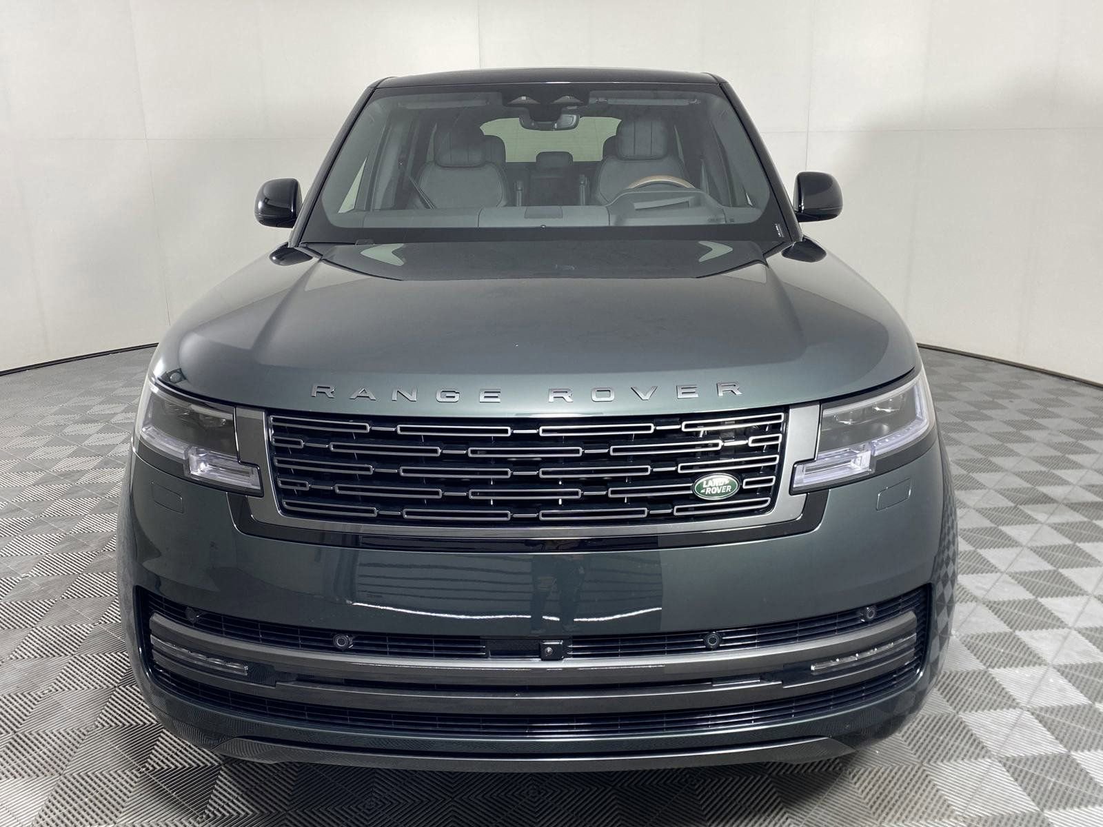 New 2025 Land Rover Range Rover SE image 5