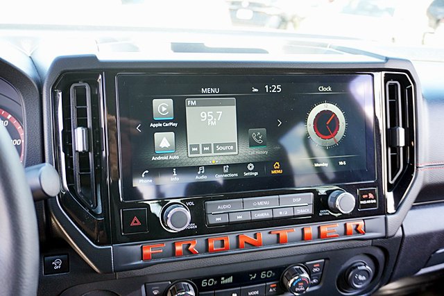 Used 2025 Nissan Frontier Pro-X RWD image 35