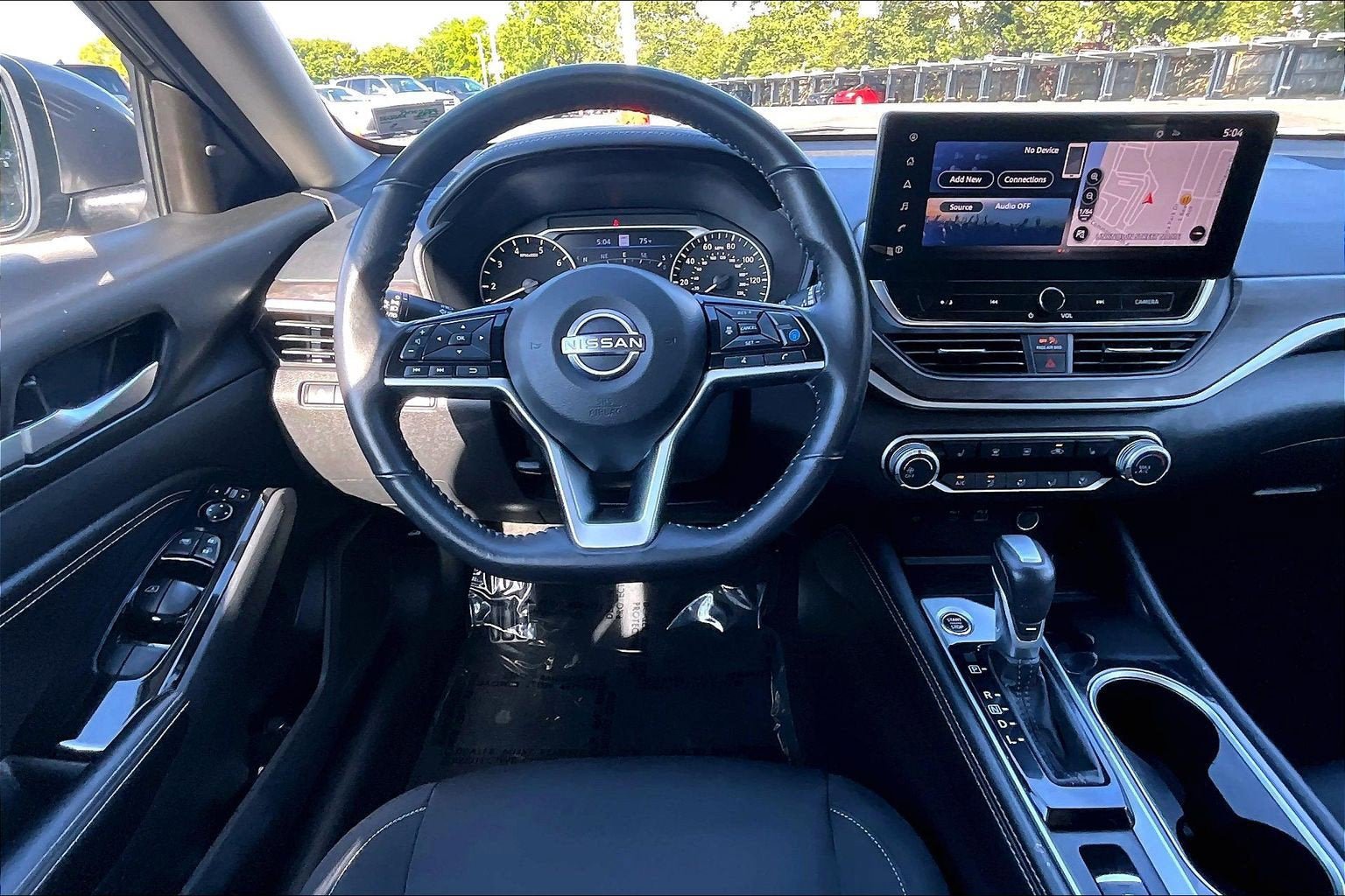 Used 2023 Nissan Altima 2.5 SV w/ SV Premium Package AWD/4WD image 5