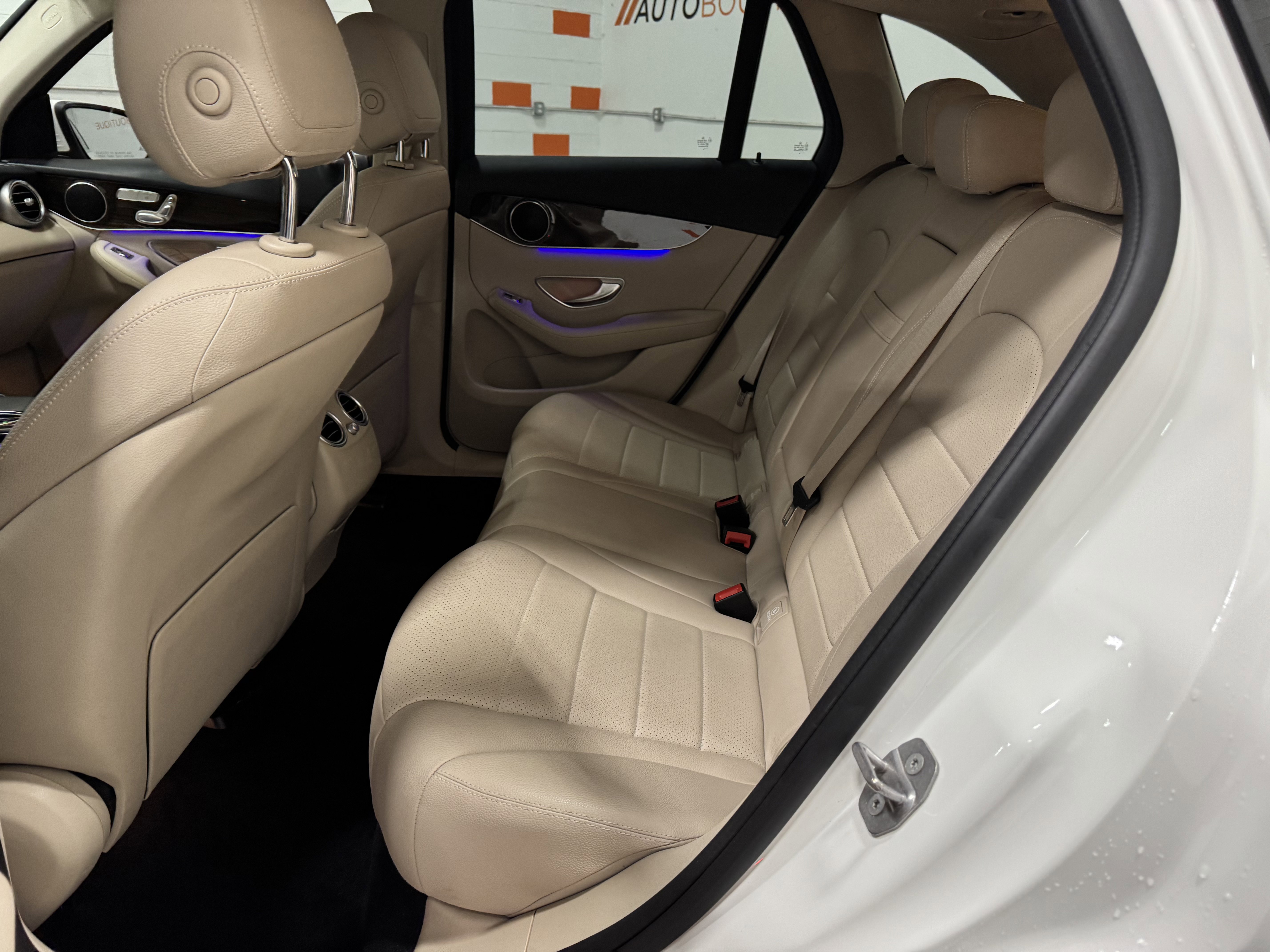 Used 2020 Mercedes-Benz GLC 300 4MATIC image 17