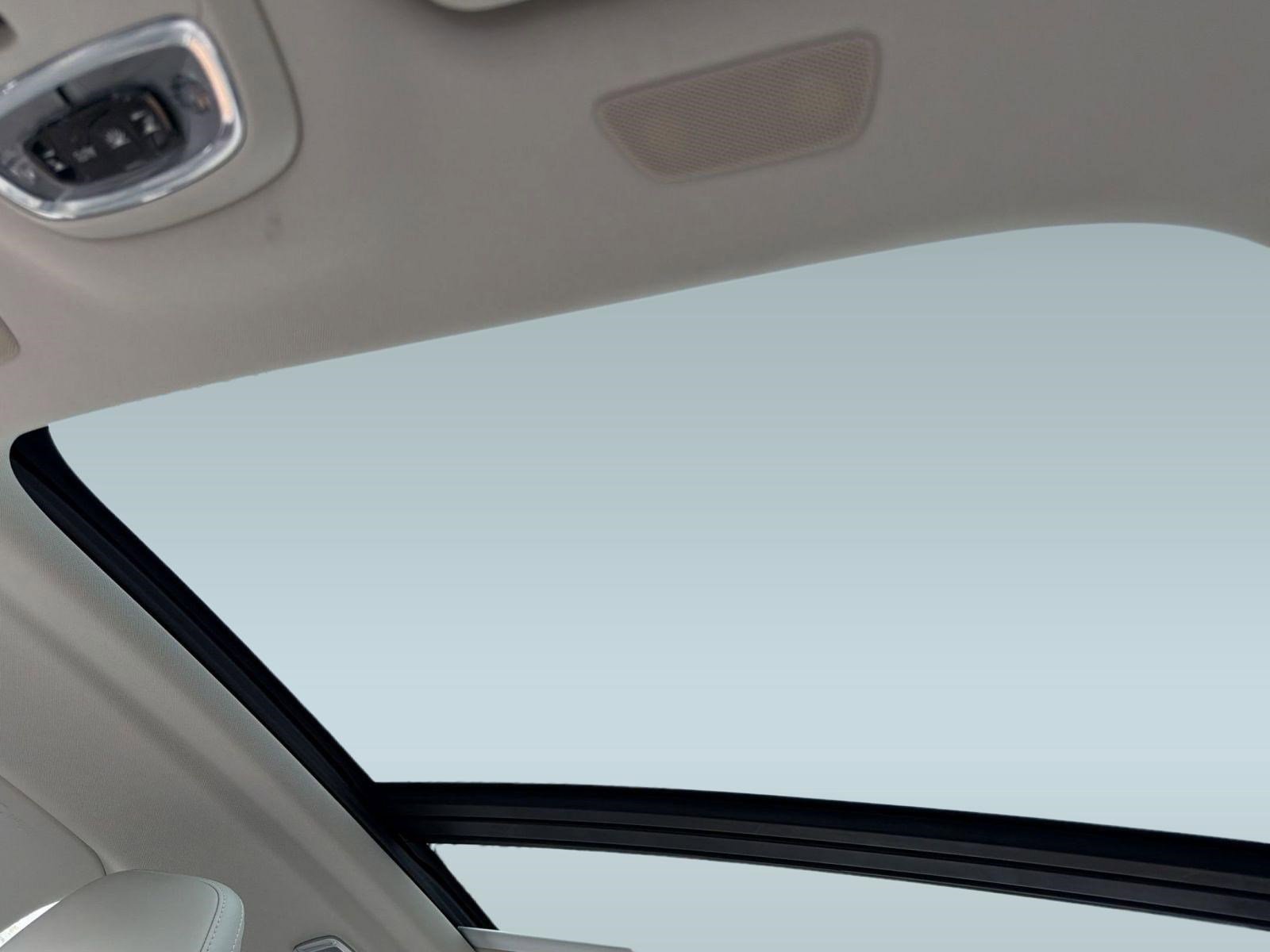 Used 2021 Volvo S90 T6 Inscription image 16