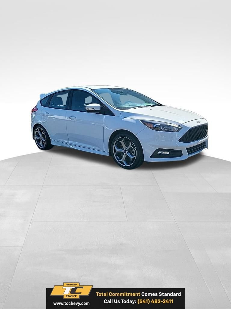 Used 2016 Ford Focus ST w/ Equipment Group 402A FWD image 3