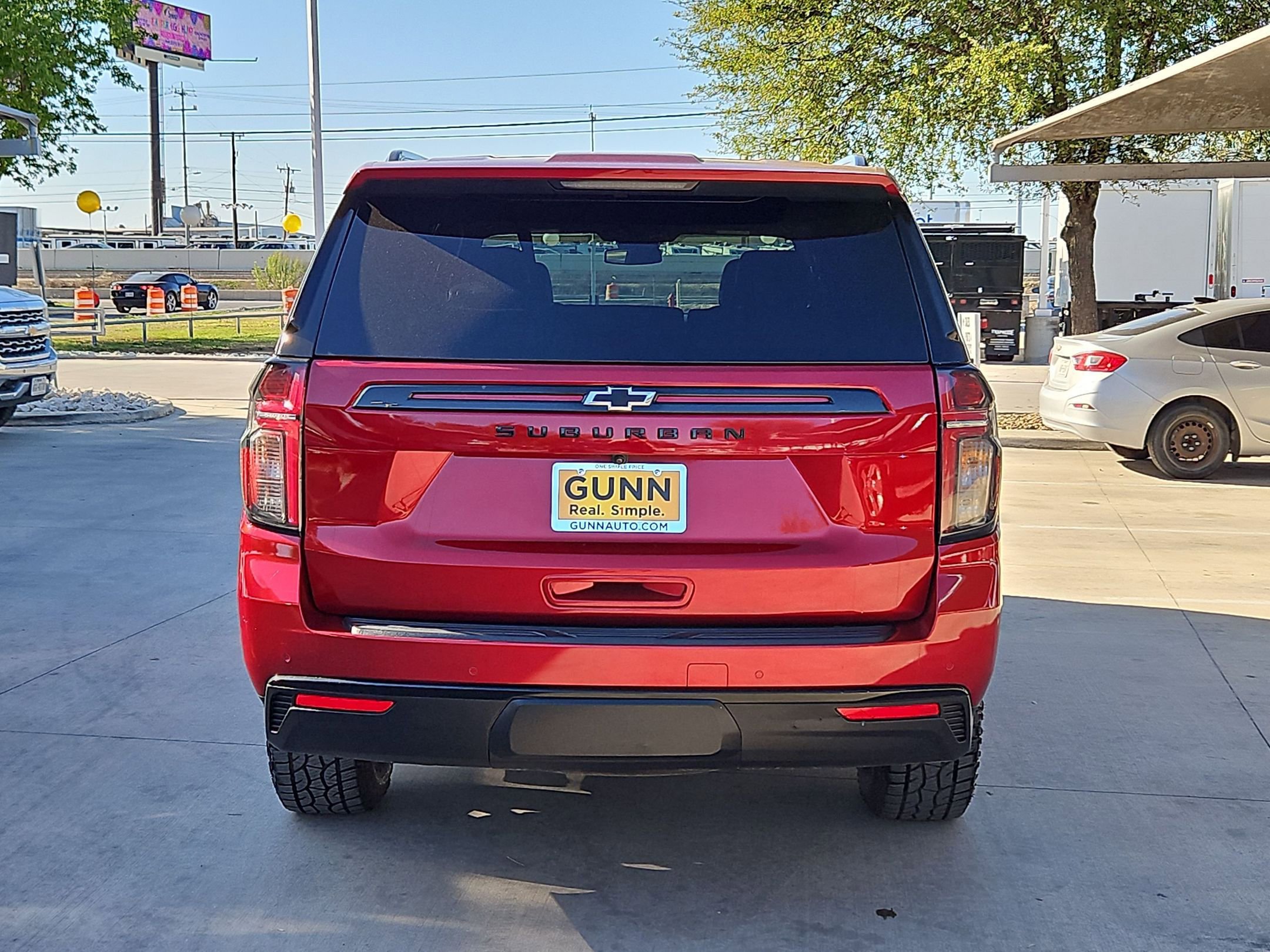 Certified 2024 Chevrolet Suburban Z71 w/ Luxury Package image 4