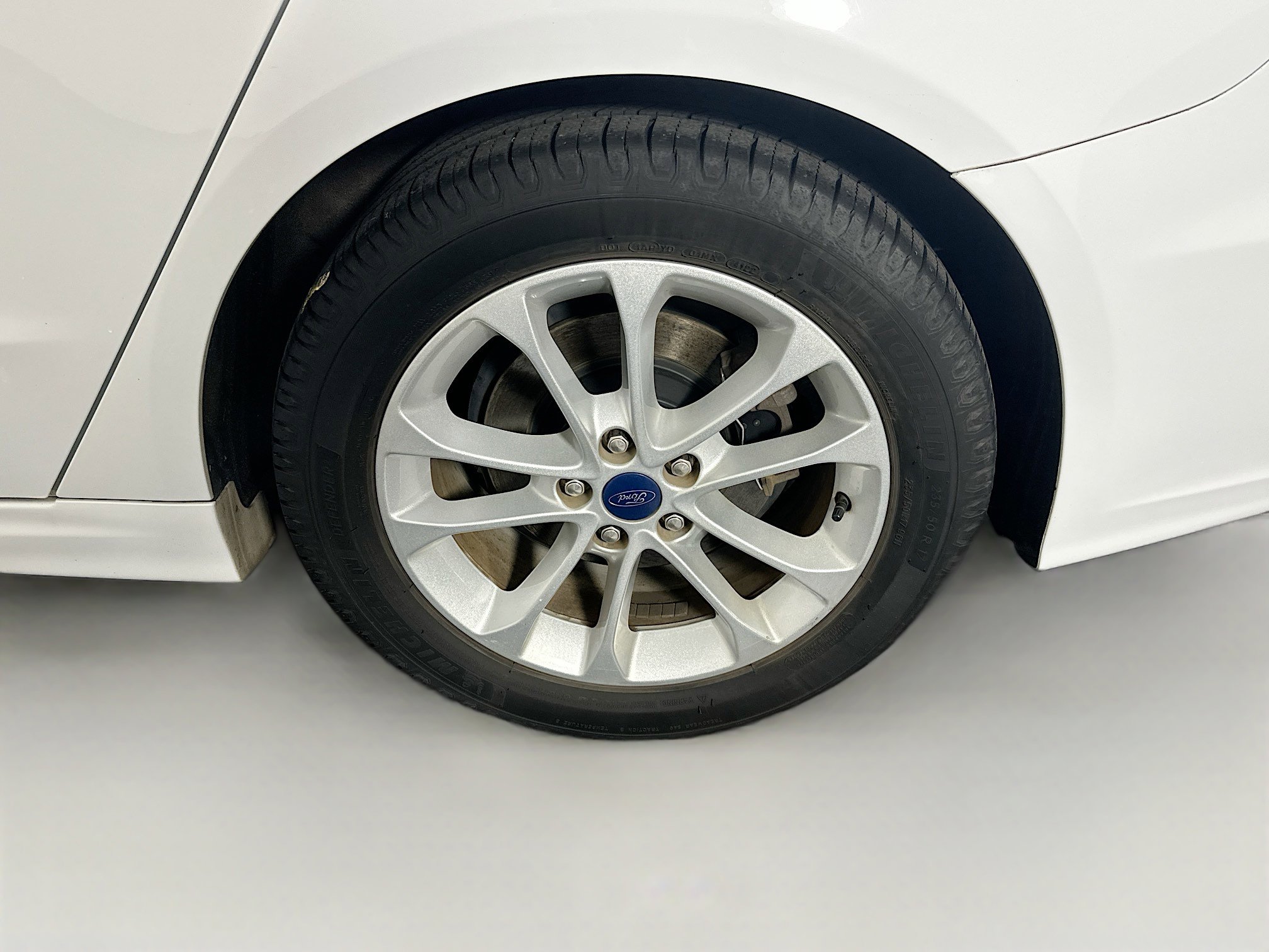 Used 2019 Ford Fusion SE FWD image 11