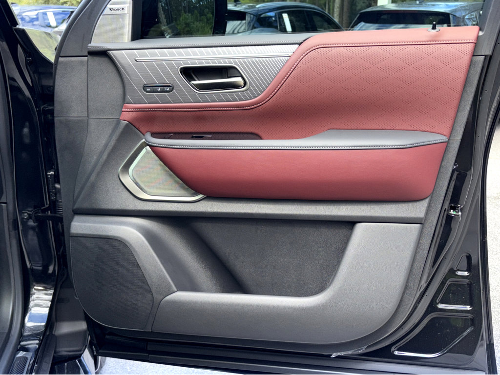 New 2026 INFINITI QX80 Autograph w/ Premium Cargo Package image 17