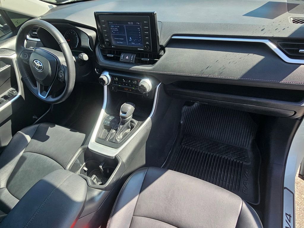 Used 2022 Toyota RAV4 XLE Premium image 7