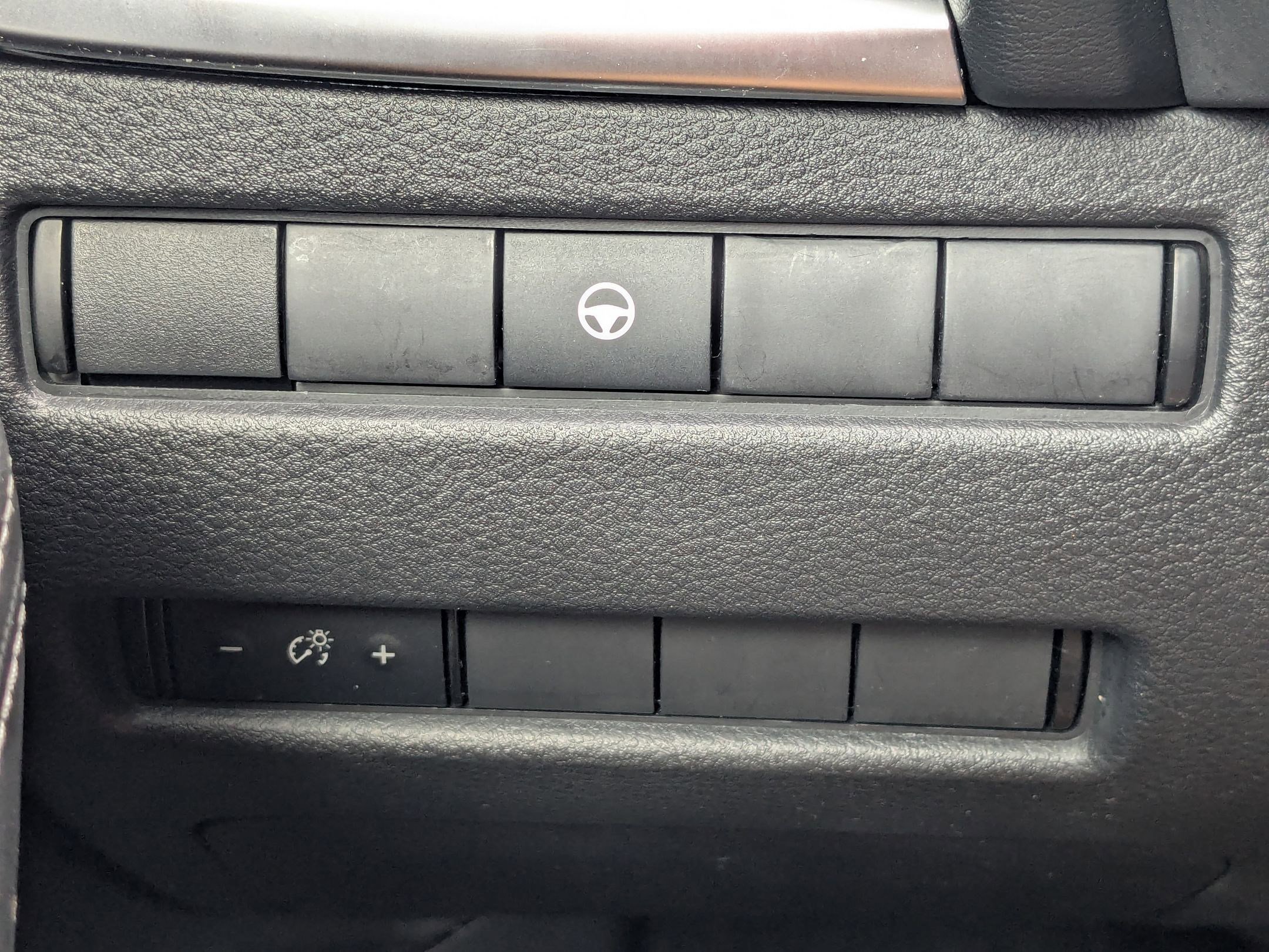 Used 2022 Nissan Rogue SV image 17