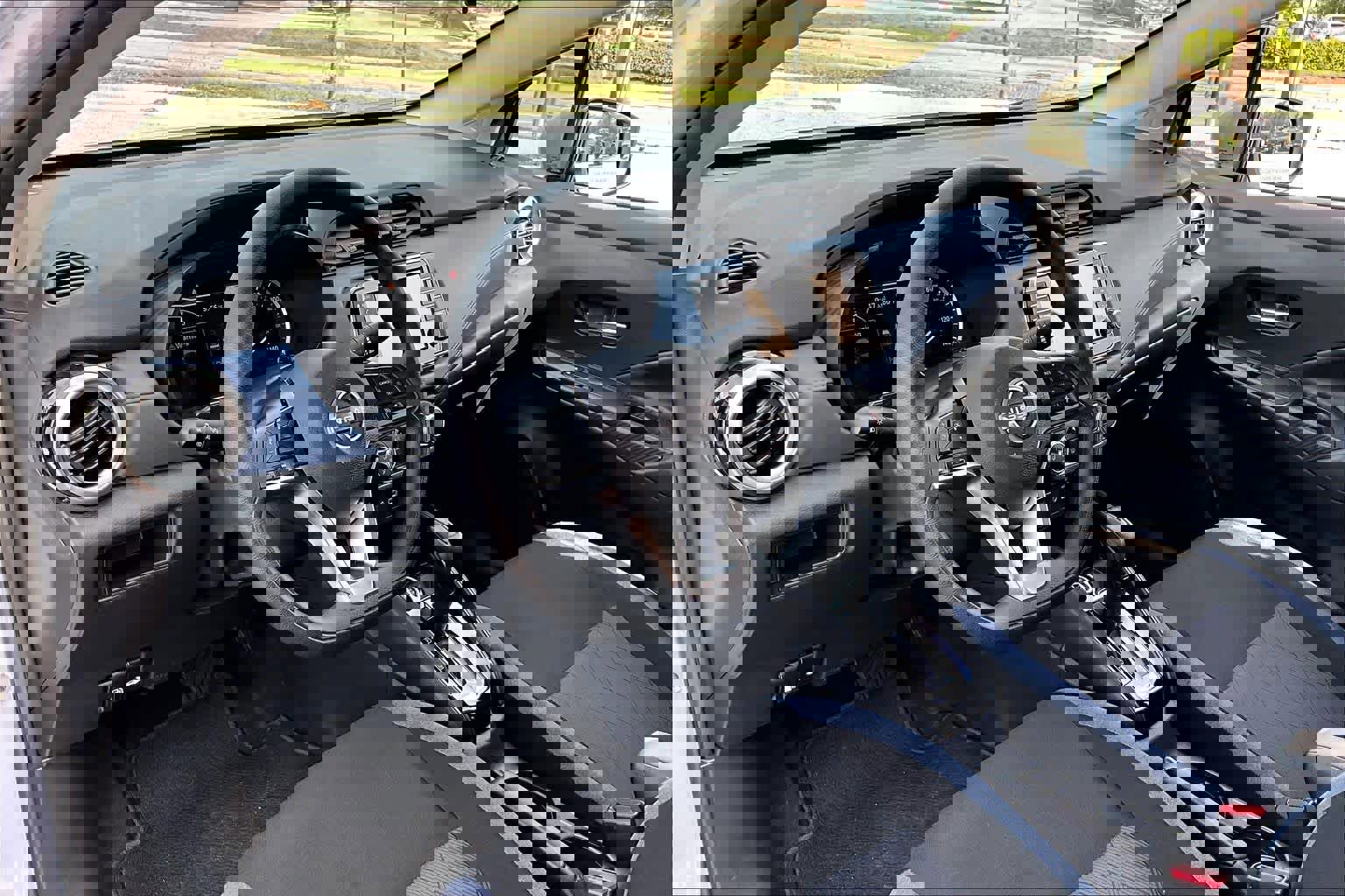 Certified 2025 Nissan Versa SV w/ Trunk Package image 18