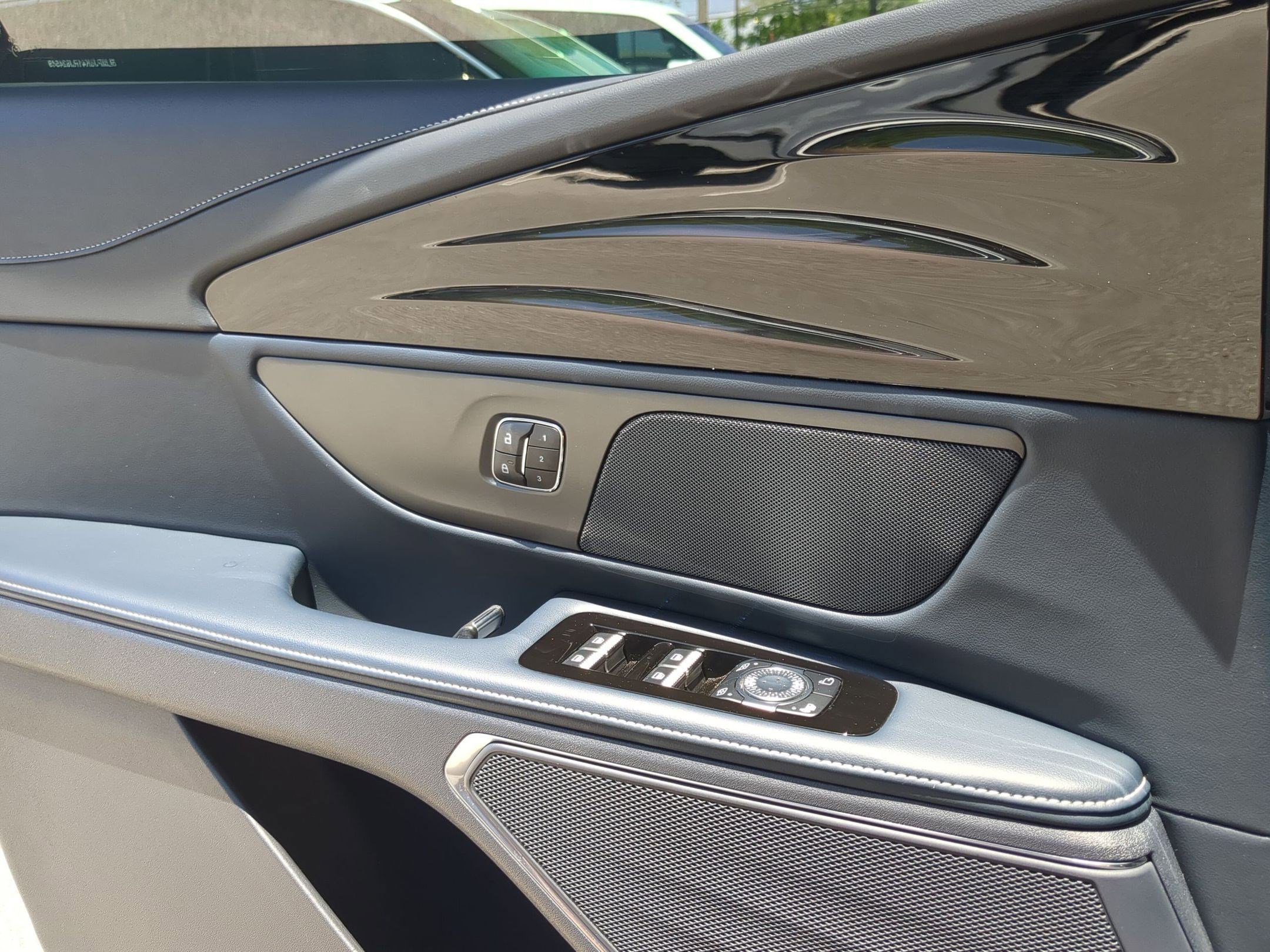 Used 2024 Lincoln Nautilus Reserve AWD/4WD image 18