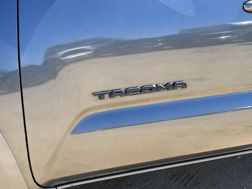 Used 2022 Toyota Tacoma TRD Sport w/ Technology Package RWD image 37