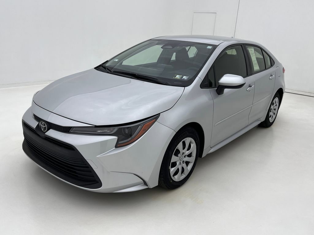 Used 2023 Toyota Corolla LE image 4
