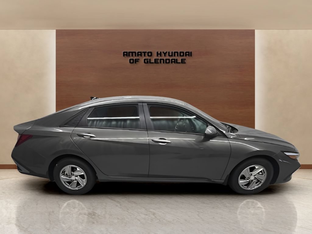 New 2026 Hyundai Elantra SE FWD image 7